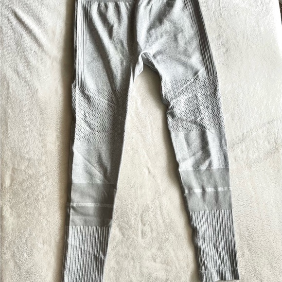 Amelia Leggings Size M - Picture 2 of 7